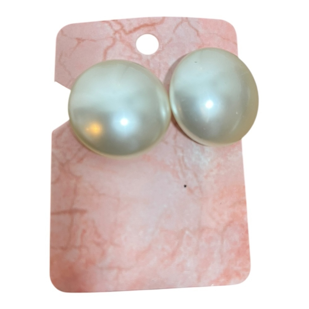 Elegant Pearl Colour Earrings